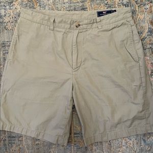 Vineyard Vines Mens shorts size 34. Khaki tan color.